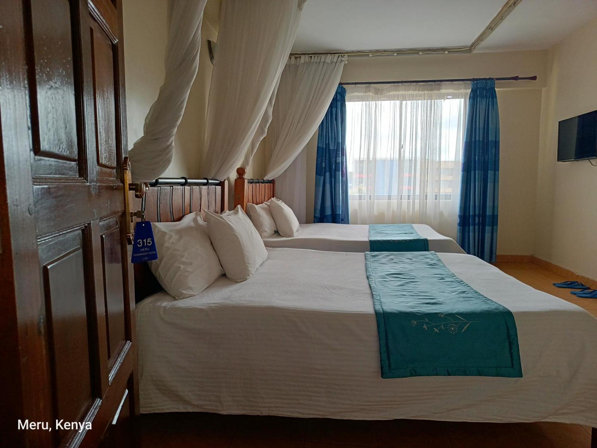 Meru Paramount Hotel Exterior foto