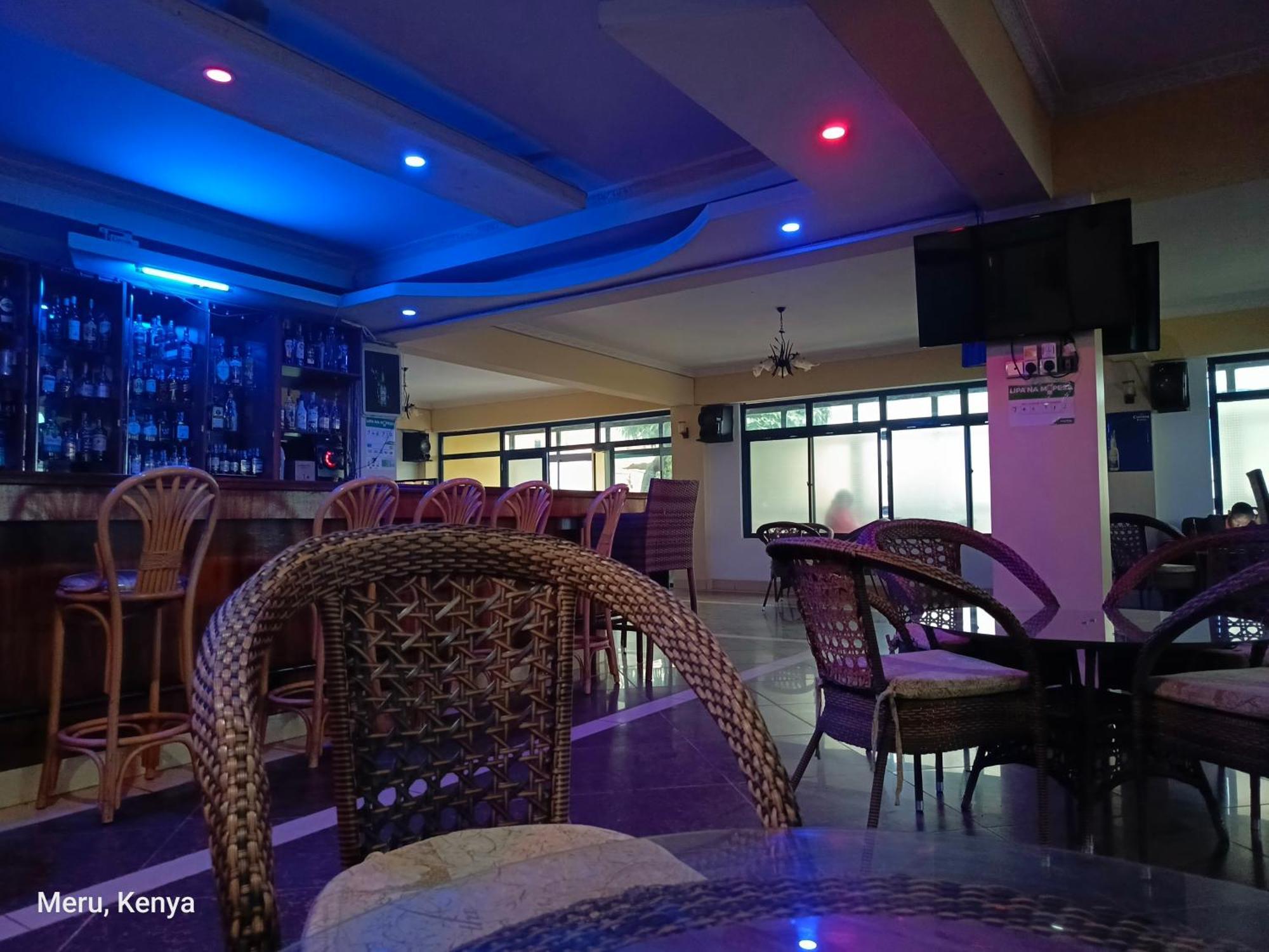 Meru Paramount Hotel Exterior foto