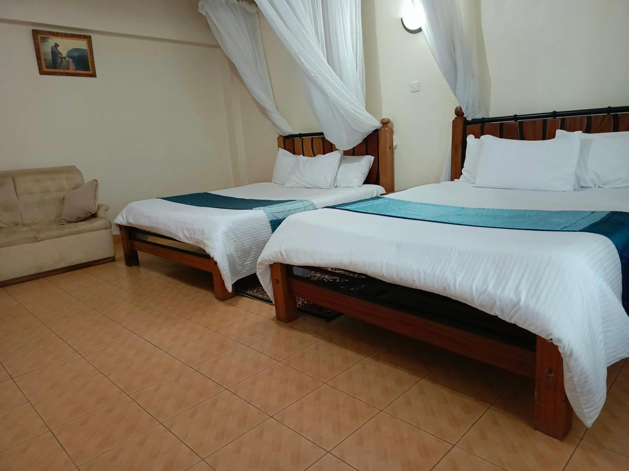 Meru Paramount Hotel Exterior foto