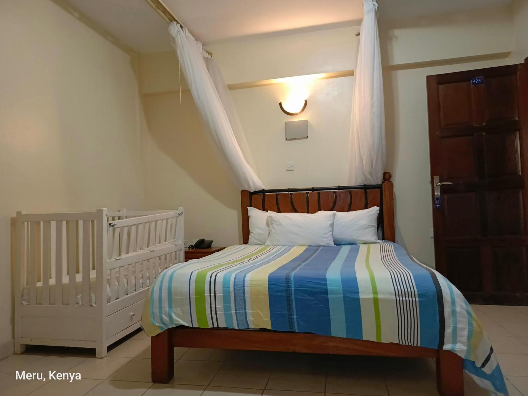 Meru Paramount Hotel Exterior foto