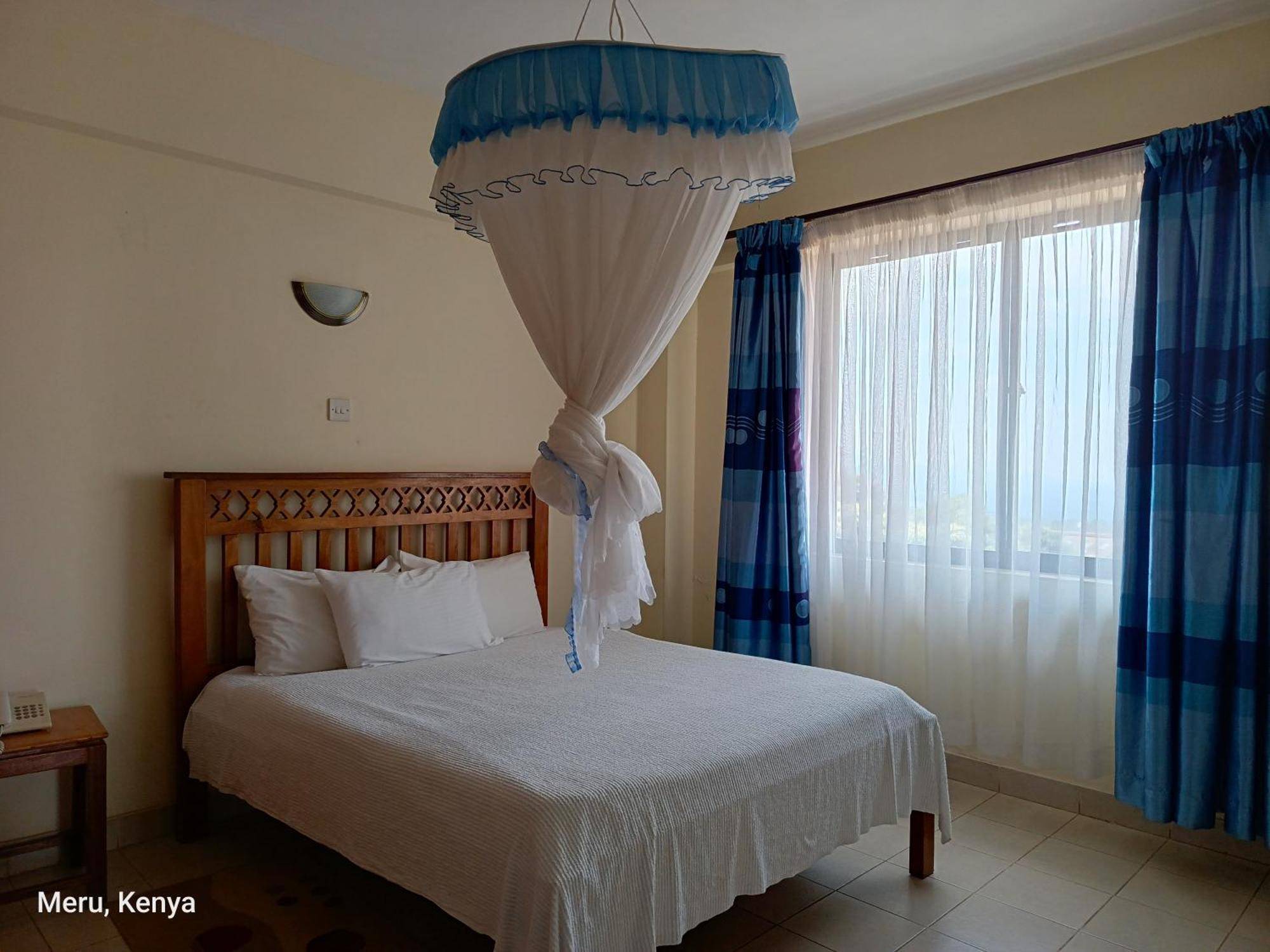 Meru Paramount Hotel Exterior foto