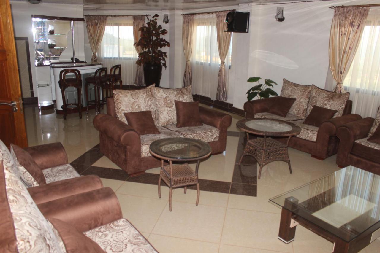 Meru Paramount Hotel Exterior foto