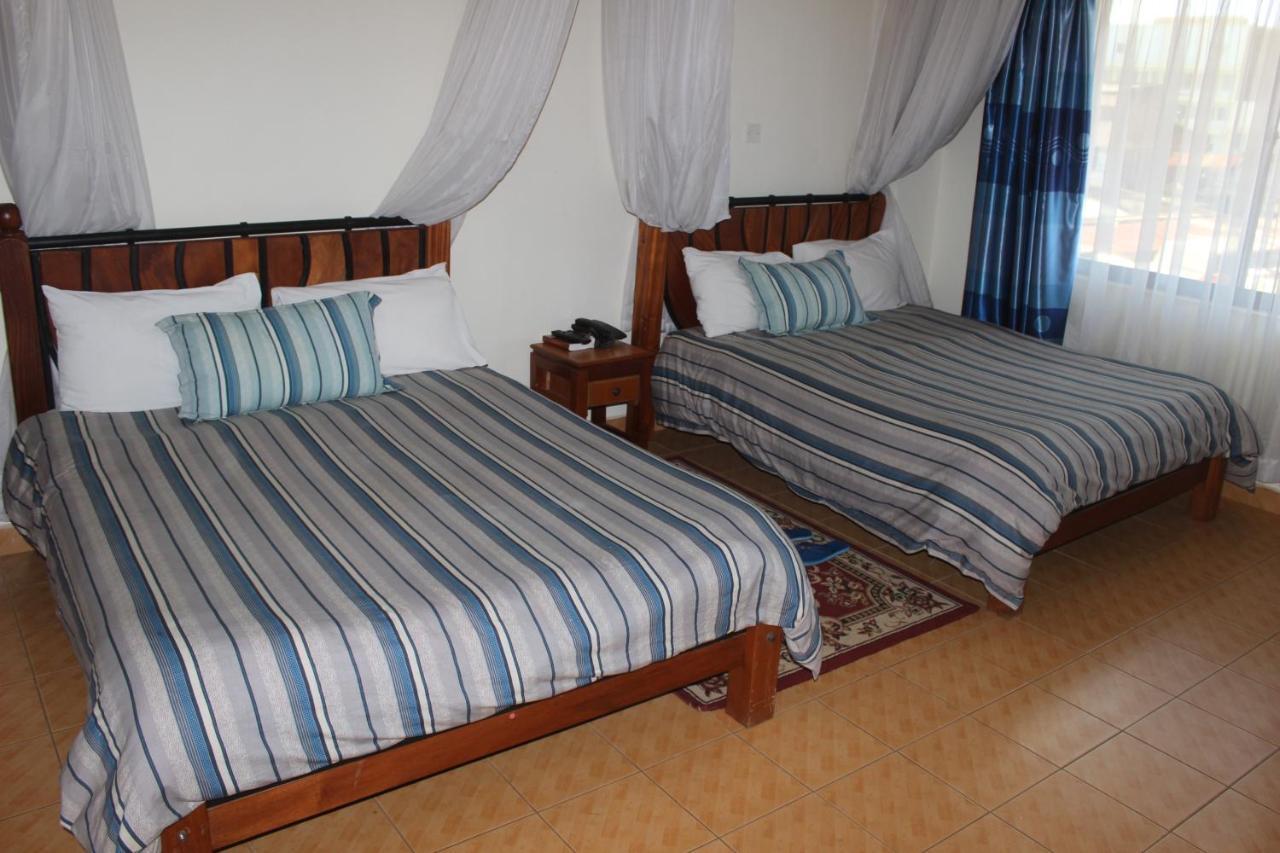 Meru Paramount Hotel Exterior foto