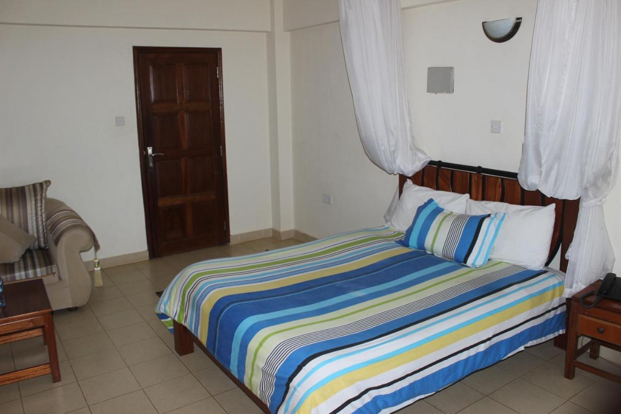 Meru Paramount Hotel Exterior foto