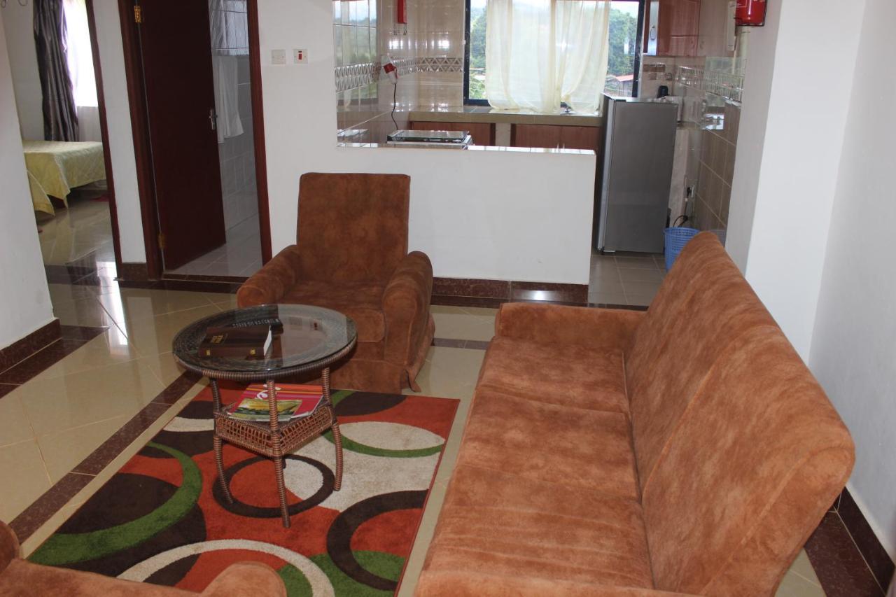 Meru Paramount Hotel Exterior foto